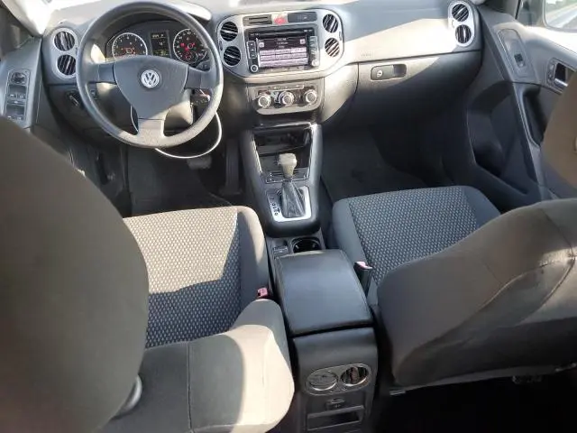2010 VOLKSWAGEN TIGUAN SE  