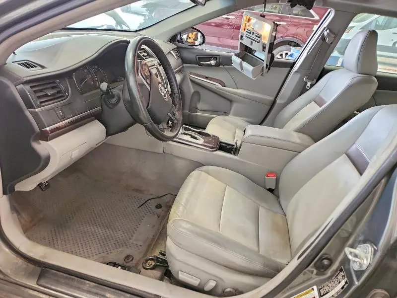 2012 TOYOTA CAMRY XLE  