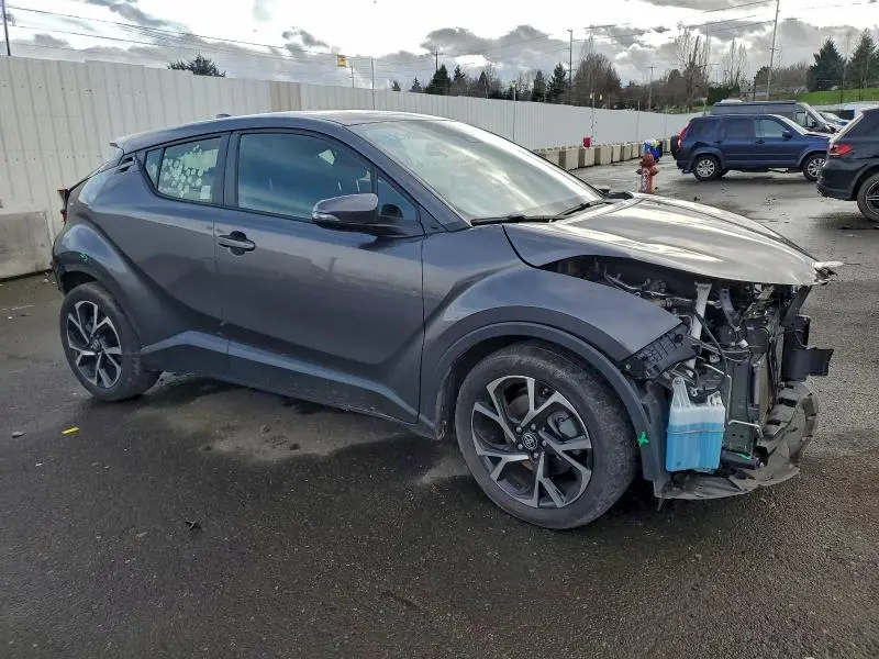 2021 TOYOTA C-HR XLE  