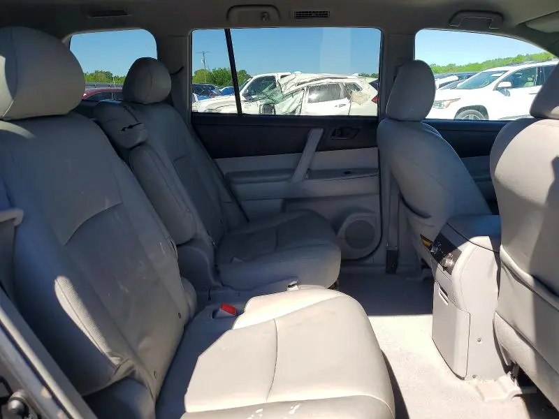 2010 TOYOTA HIGHLANDER BASE  