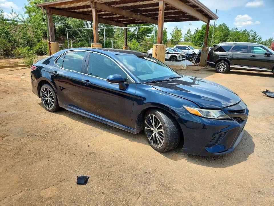 2019 TOYOTA CAMRY SE  