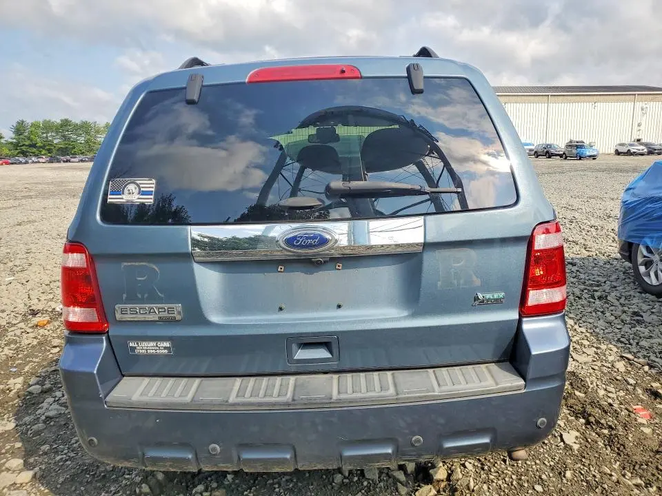 2011 FORD ESCAPE LIMITED  