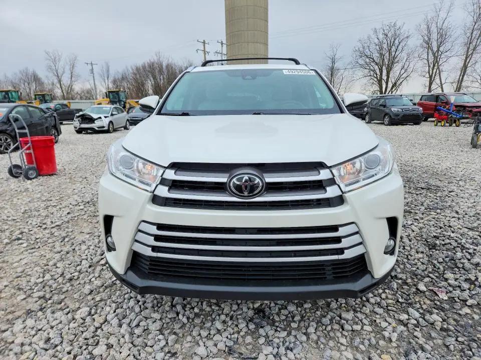 2019 TOYOTA HIGHLANDER XLE  