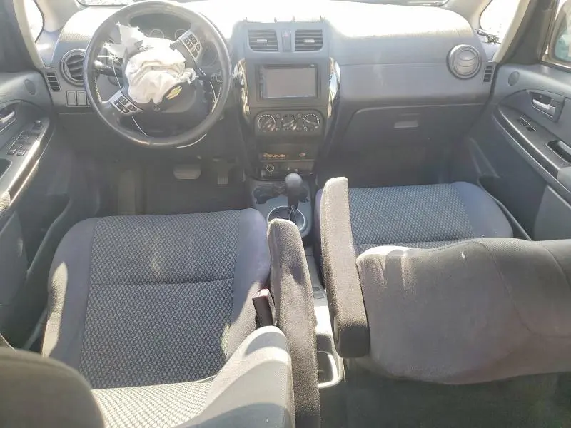 2013 SUZUKI SX4 LE  