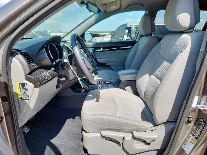 2011 KIA SORENTO BASE  