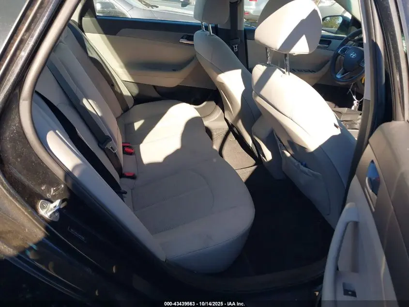 2018 HYUNDAI SONATA SE