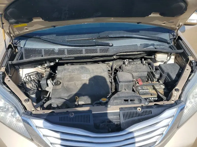 2014 TOYOTA SIENNA LIMITED 7-PASSENGER  