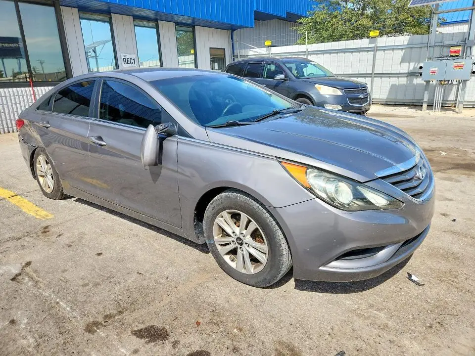 2011 HYUNDAI SONATA GLS  