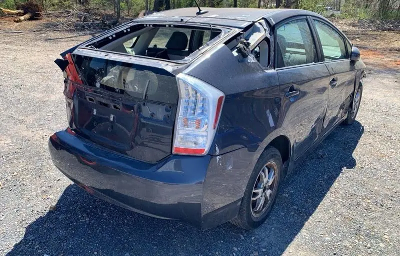 2010 TOYOTA PRIUS III  