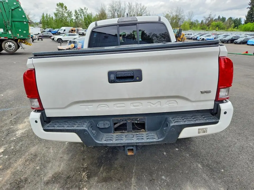 2016 TOYOTA TACOMA SR5 V6  