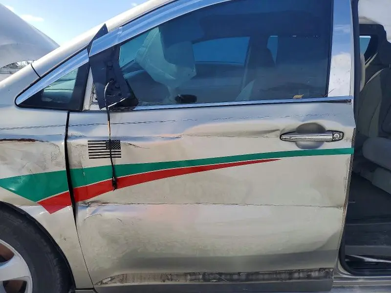 2015 TOYOTA SIENNA XLE 8-PASSENGER  