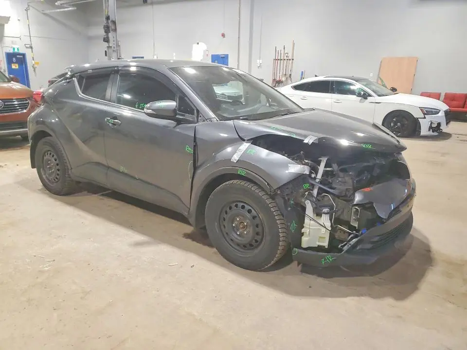 2018 TOYOTA C-HR XLE  