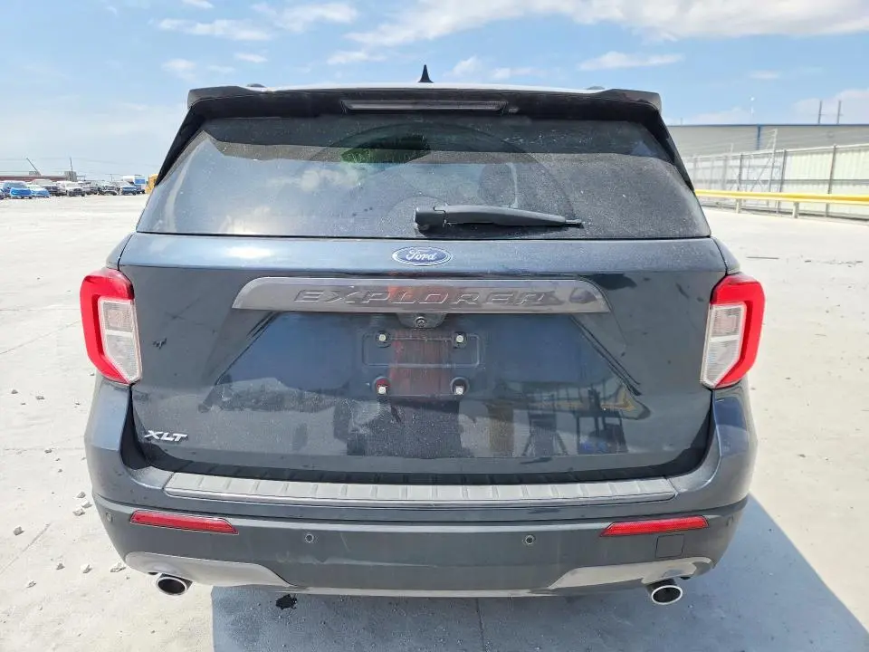 2022 FORD EXPLORER XLT  