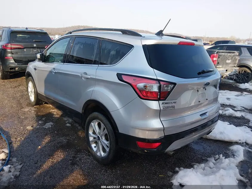 2018 FORD ESCAPE SE