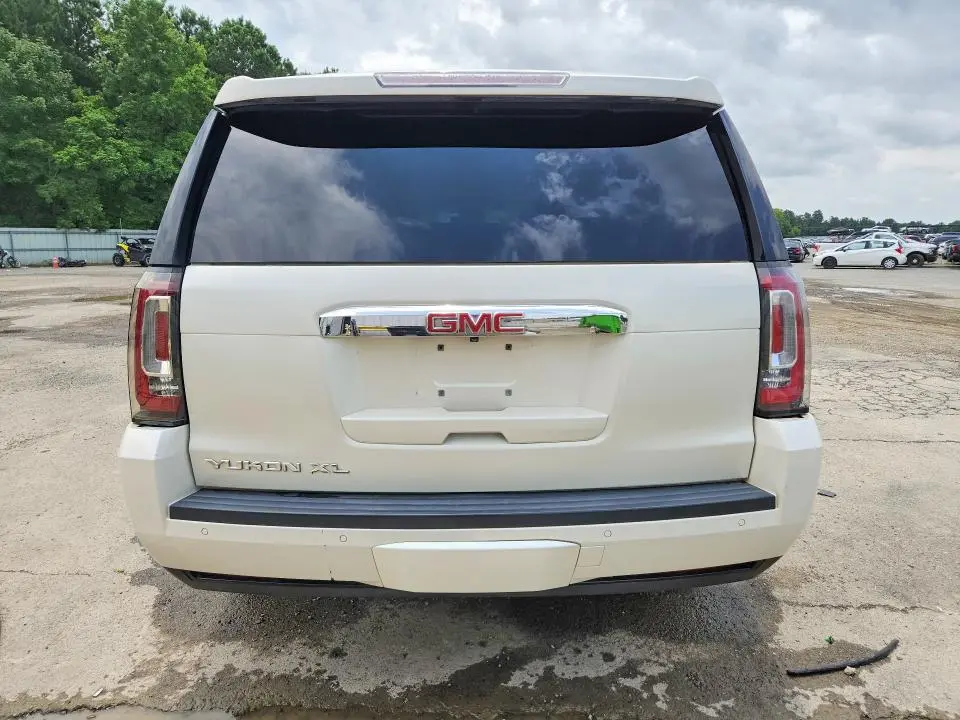 2015 GMC YUKON XL C1500 SLT  