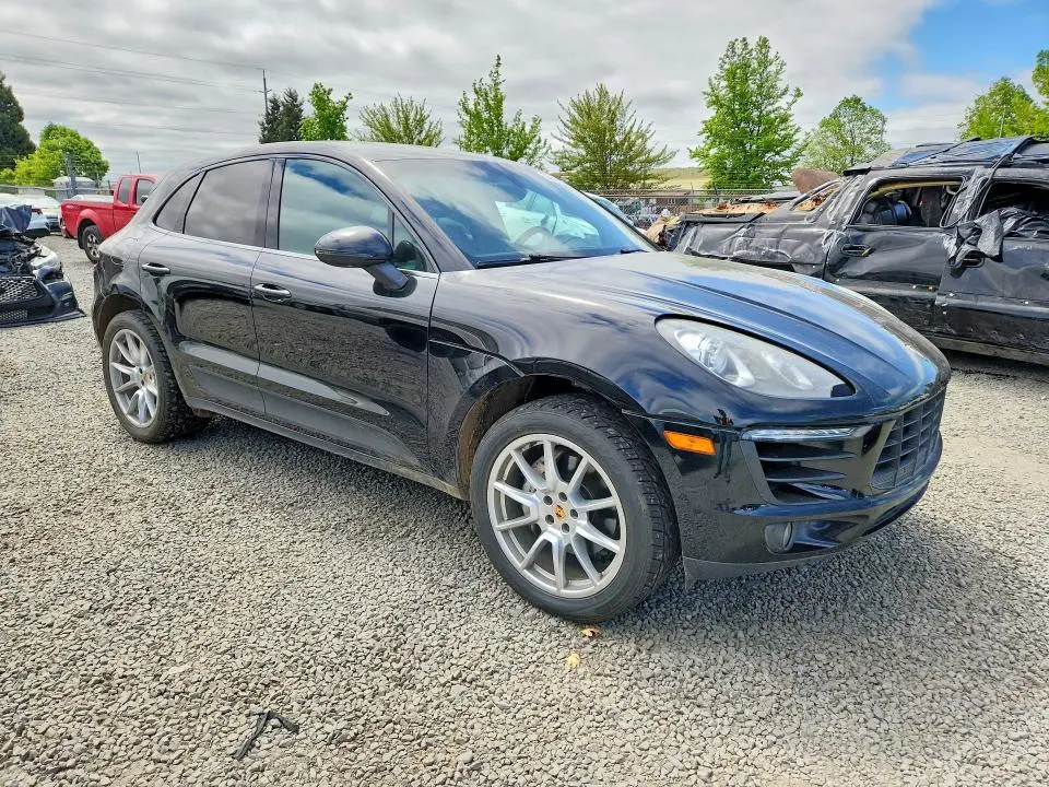 2016 PORSCHE MACAN S  
