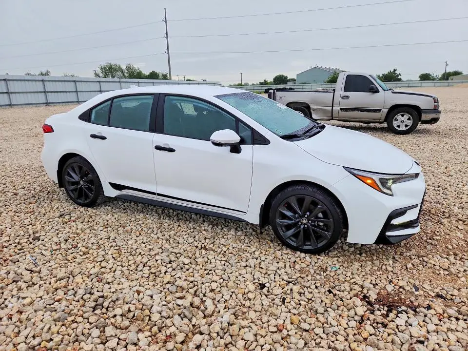 2024 TOYOTA COROLLA SE  