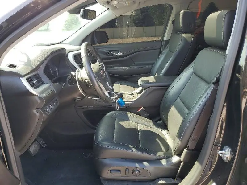 2022 GMC ACADIA SLT  
