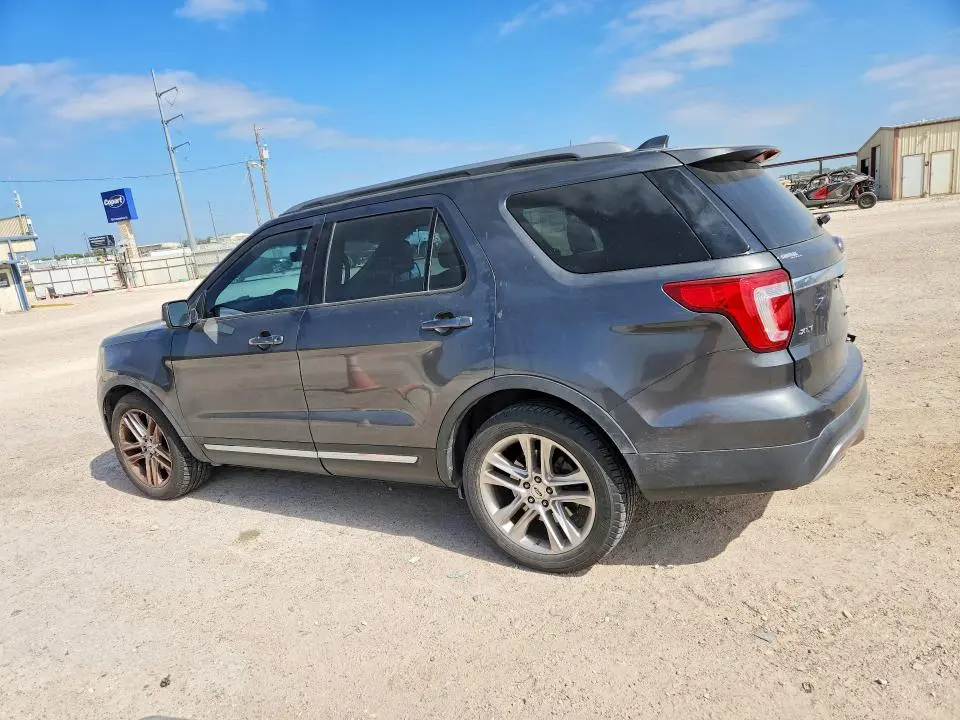 2017 FORD EXPLORER XLT  