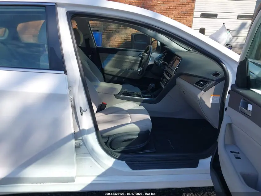 2018 HYUNDAI SONATA HYBRID SE