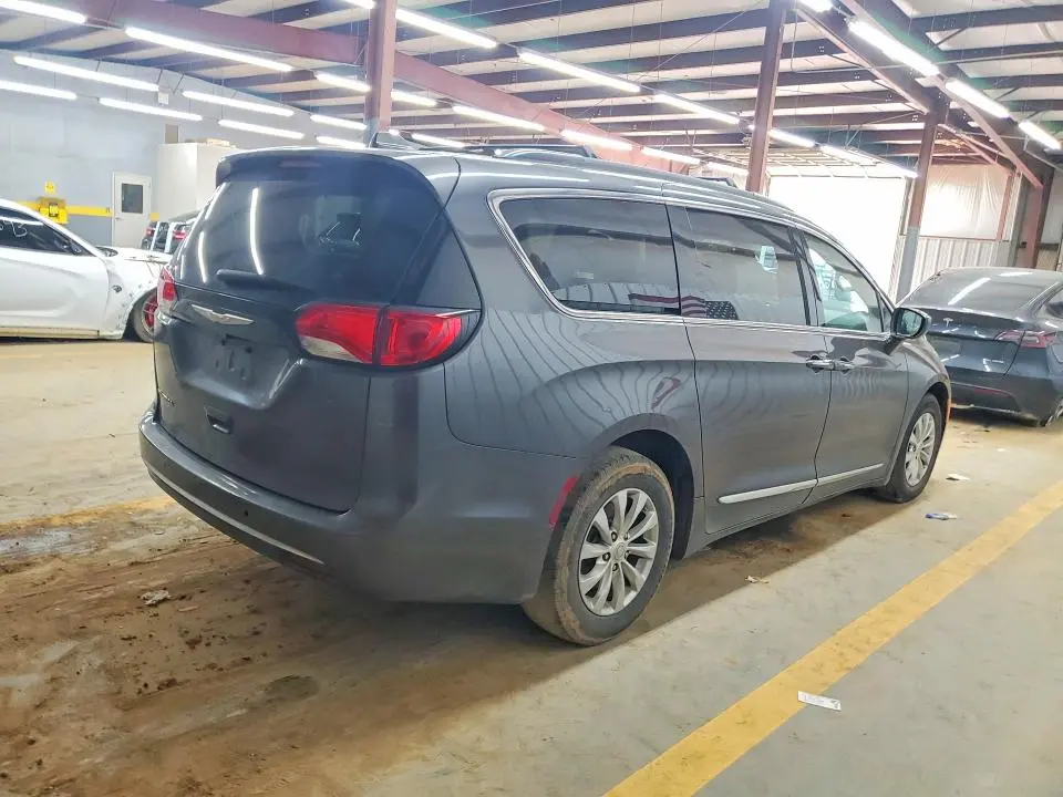 2017 CHRYSLER PACIFICA TOURING L  