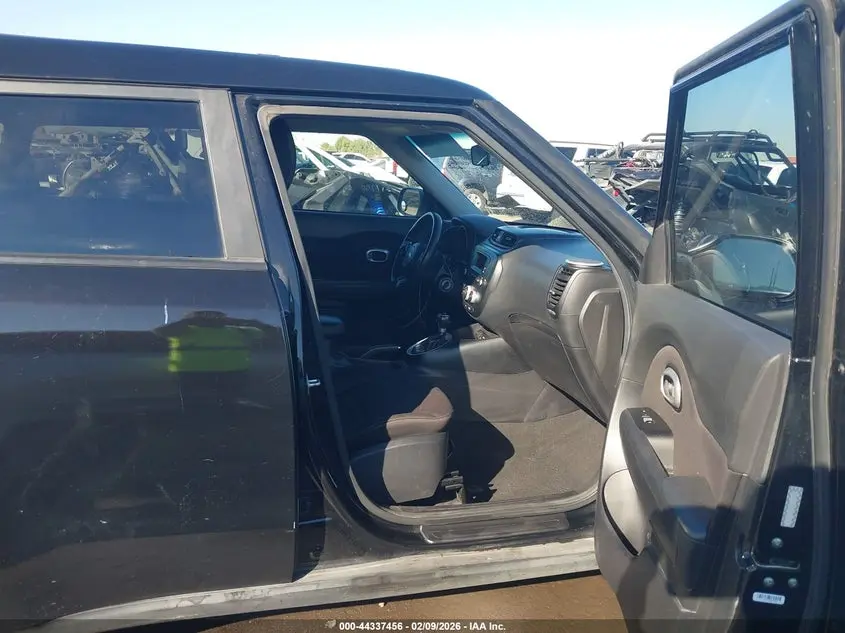 2016 KIA SOUL  