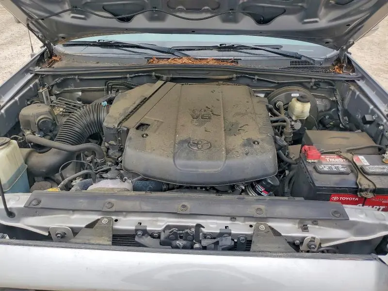 2015 TOYOTA TACOMA V6  