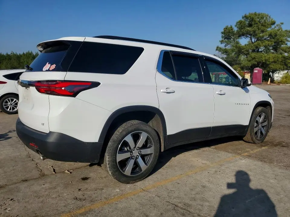 2023 CHEVROLET TRAVERSE LT  