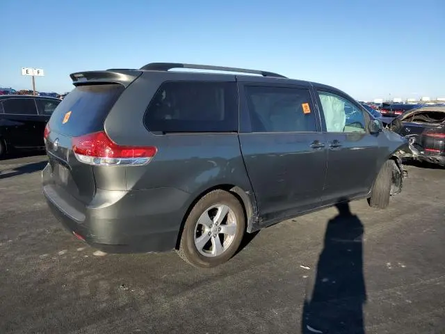 2013 TOYOTA SIENNA LE  