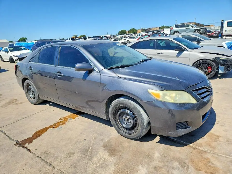 2011 TOYOTA CAMRY LE  