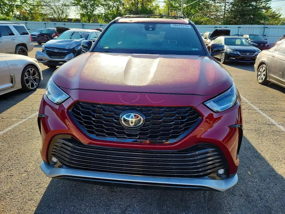 2021 TOYOTA HIGHLANDER XSE  