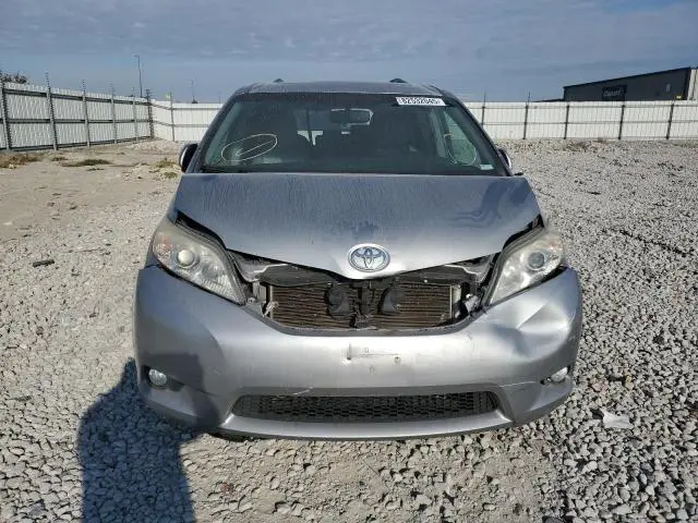2016 TOYOTA SIENNA XLE  