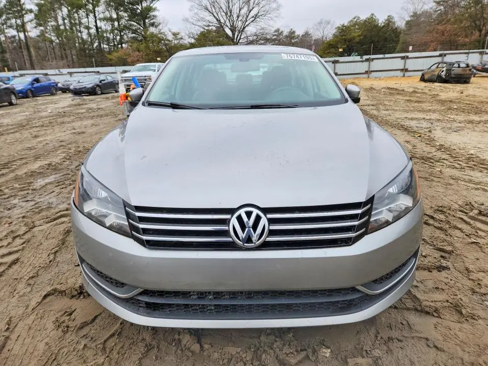 2013 VOLKSWAGEN PASSAT   