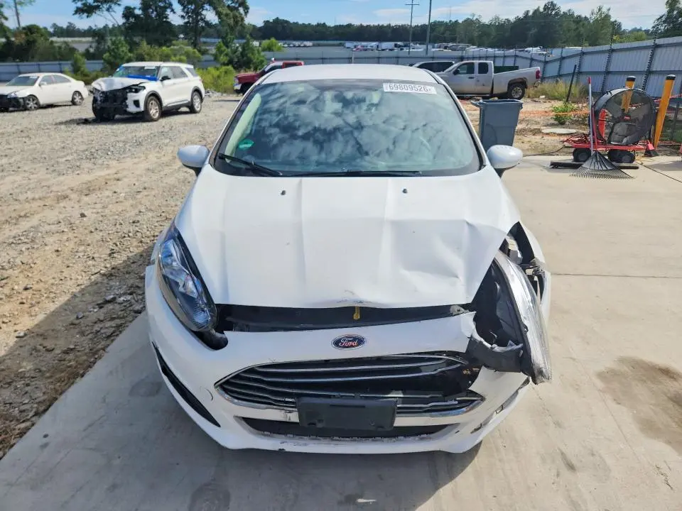 2018 FORD FIESTA SE  