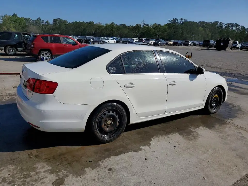 2013 VOLKSWAGEN JETTA SE  