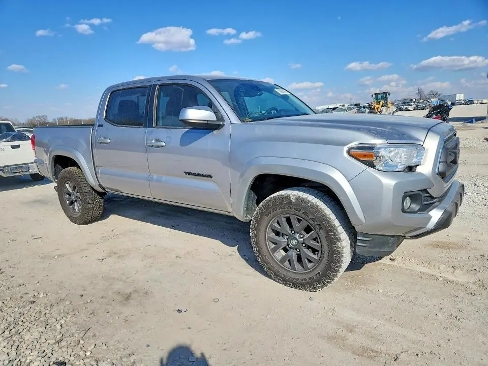 2021 TOYOTA TACOMA SR5 V6  