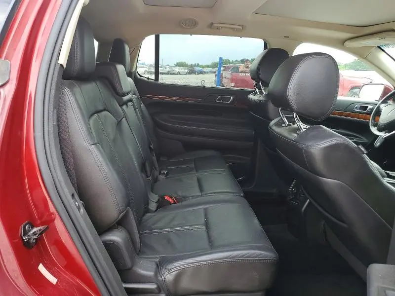 2014 LINCOLN MKT   