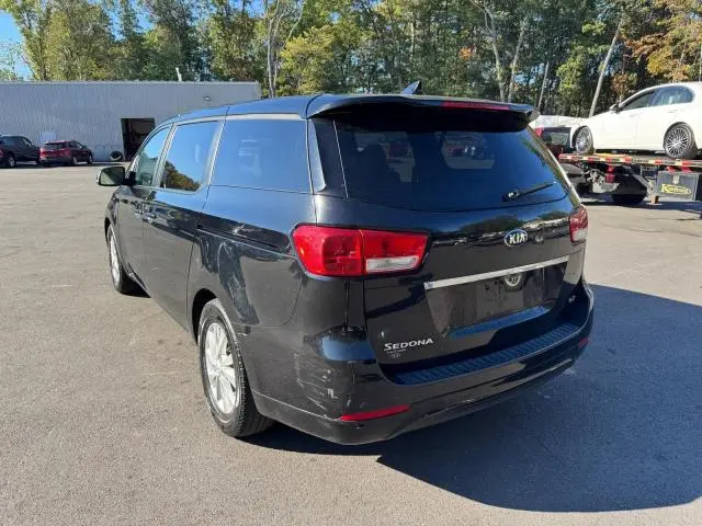 2017 KIA SEDONA LX  