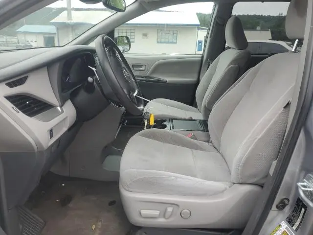 2018 TOYOTA SIENNA LE  