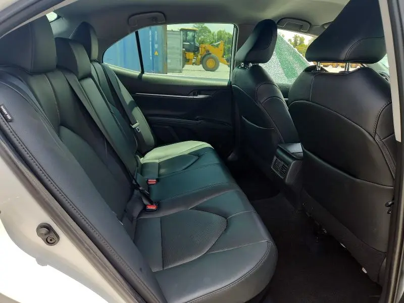 2020 TOYOTA CAMRY XLE  