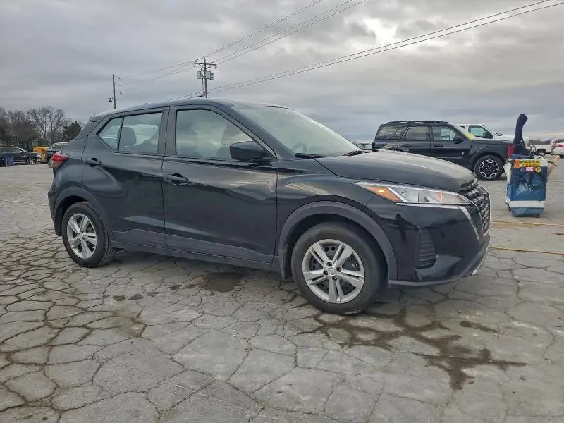 2023 NISSAN KICKS S  