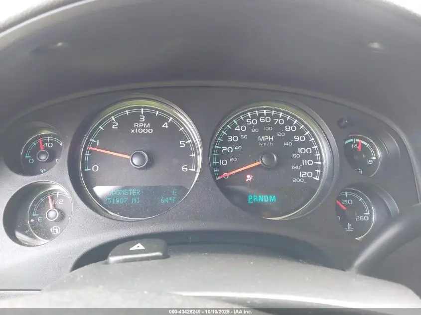 2011 CHEVROLET TAHOE K1500 LS