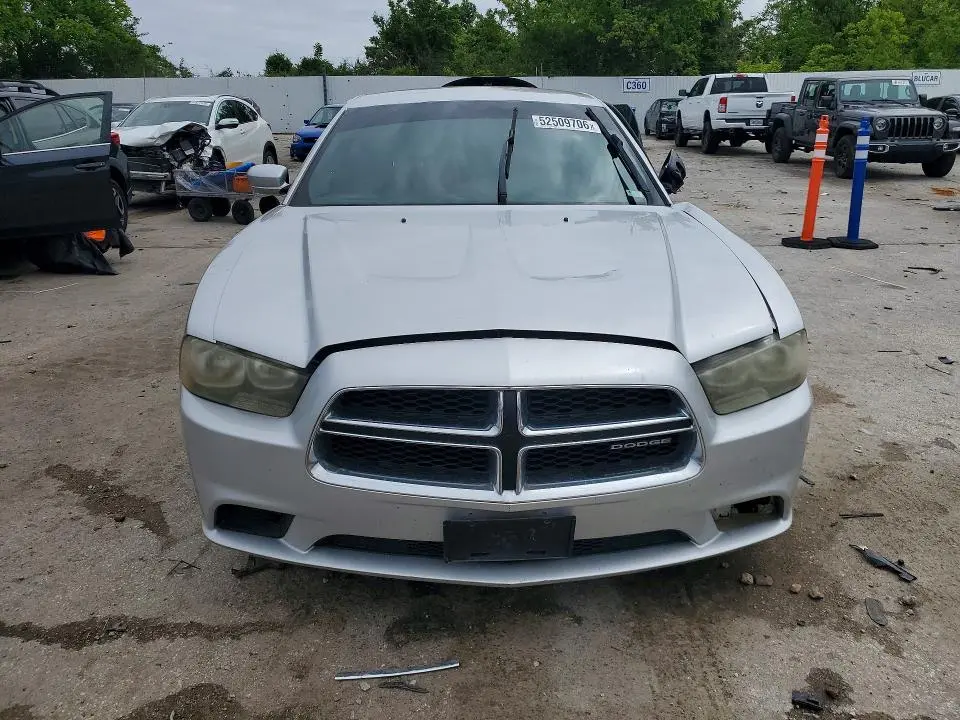 2012 DODGE CHARGER SE  