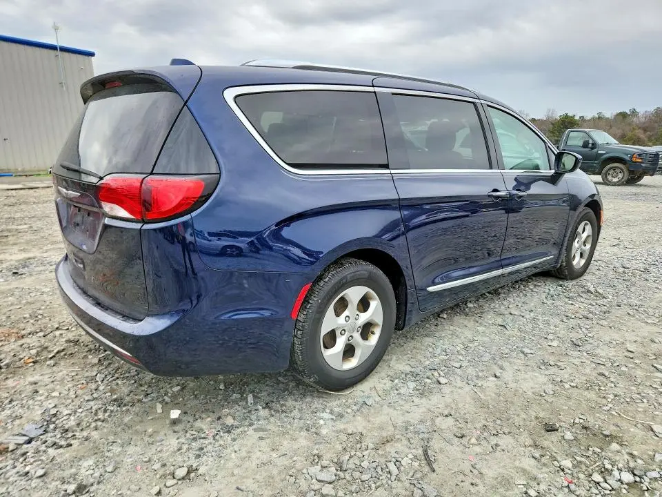 2017 CHRYSLER PACIFICA TOURING L PLUS  