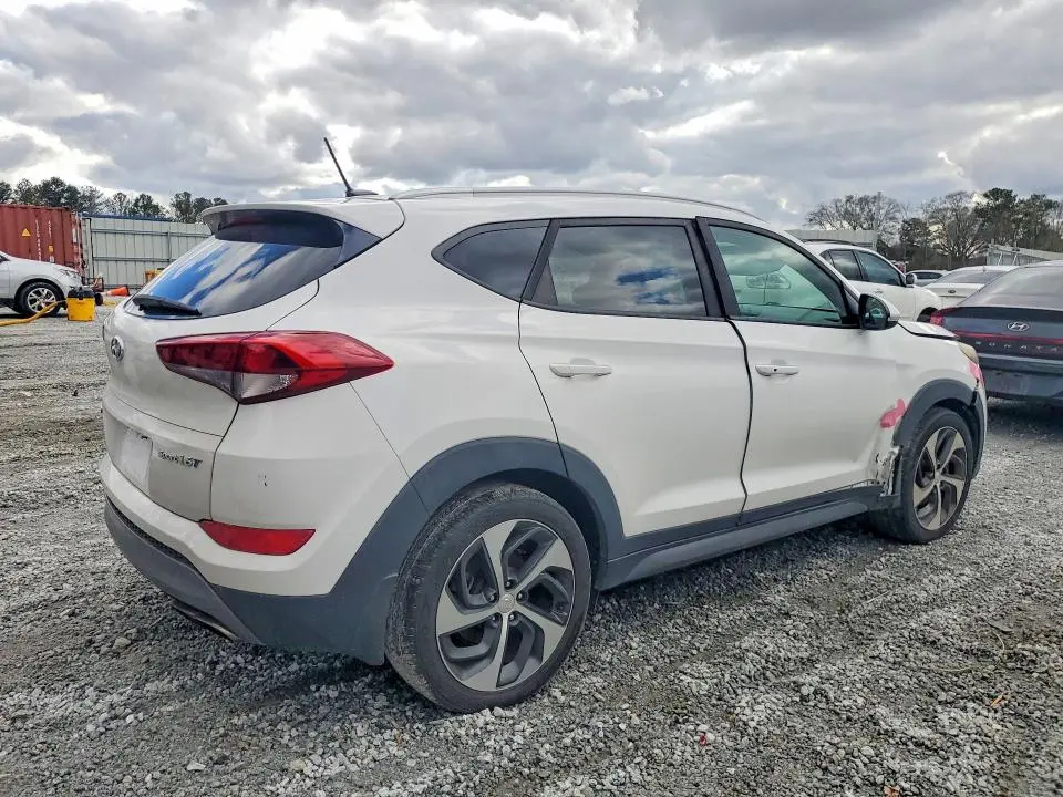 2016 HYUNDAI TUCSON SPORT  