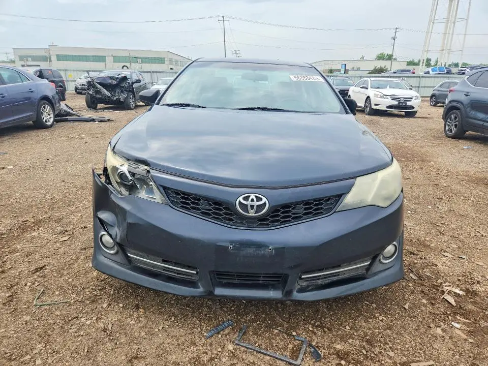 2014 TOYOTA CAMRY SE  