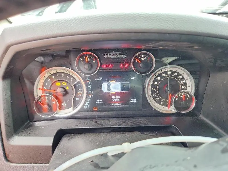 2015 RAM 1500 SLT  