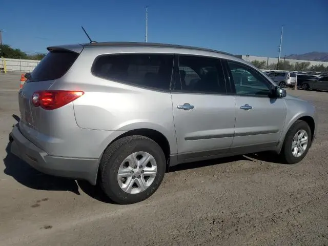 2010 CHEVROLET TRAVERSE LS  