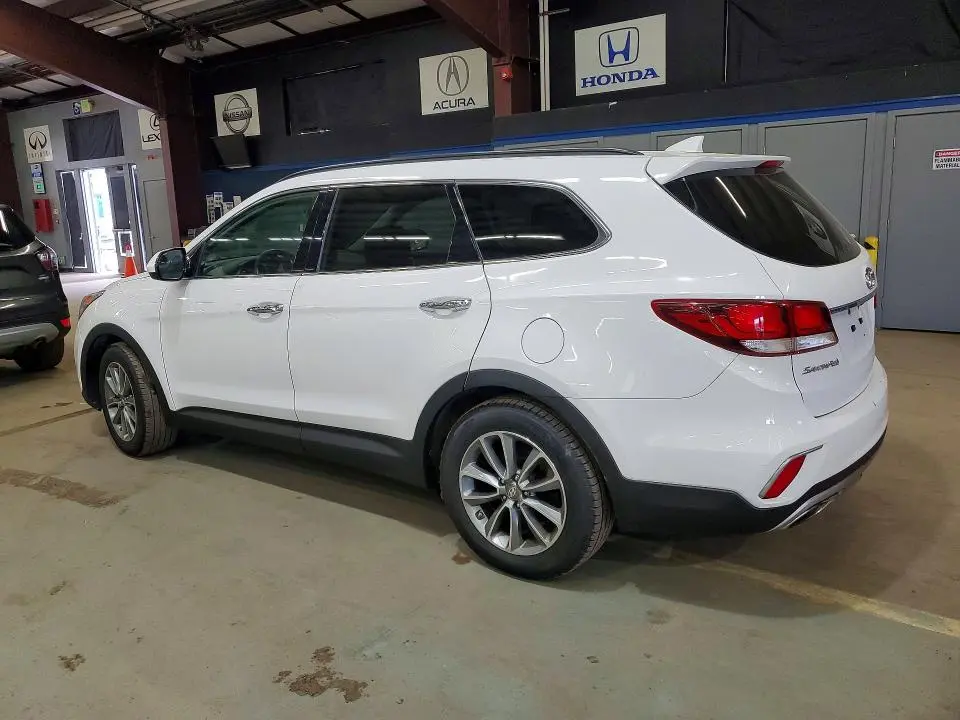 2017 HYUNDAI SANTA FE SE  