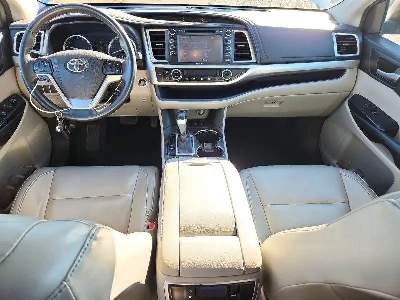 2015 TOYOTA HIGHLANDER XLE  